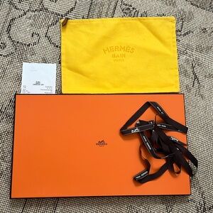 HERMES Bain Pouch (Yellow)